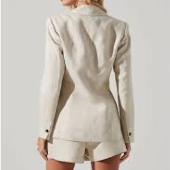 ASTR Ayra Linen Blend Button Front Blazer in Ecru - NWOT - Size Large - Picture 2 of 8